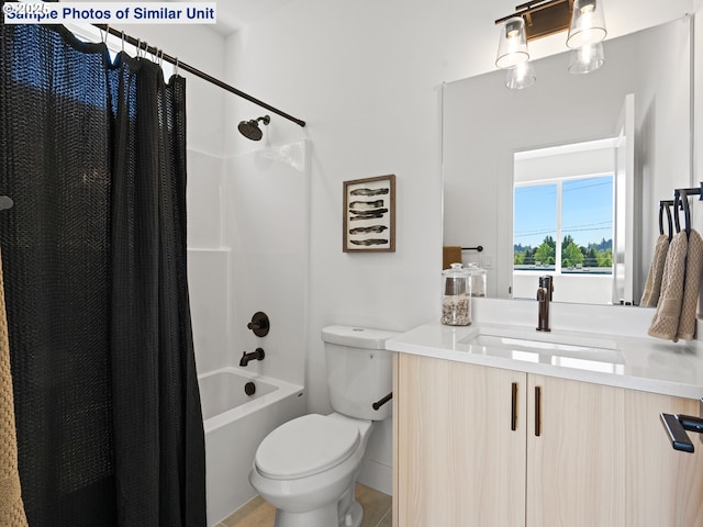 1220 SE Center St Unit 2, Portland, OR 97202 - full bath with vanity and shower / tub combo