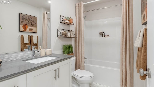 6558 SE Nasha St, Hillsboro, OR 97123 - full bath featuring vanity, shower / bathtub combination with curtain, and toilet
