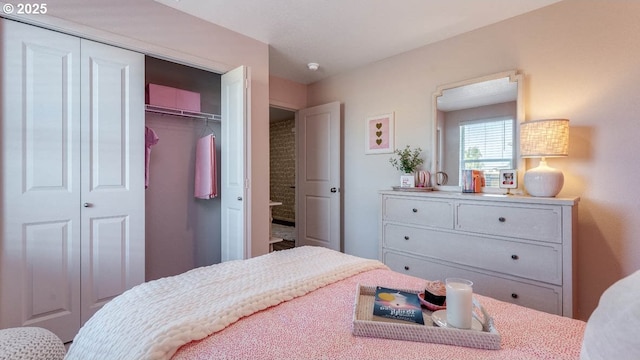 2906 U St, Springfield, OR 97477 - bedroom featuring a closet