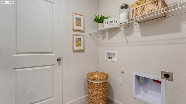 2906 U St, Springfield, OR 97477 - laundry room with hookup for an electric dryer, hookup for a washing machine, baseboards, and gas dryer hookup