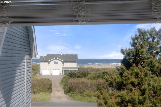 93885 Boulder Pl, Gold Beach, OR 97444 - garage with a water view