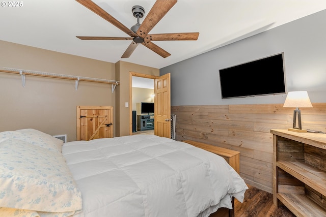 10256 Ridgeview Ter, Birkenfeld, OR 97016 - bedroom featuring wood finished floors and a ceiling fan