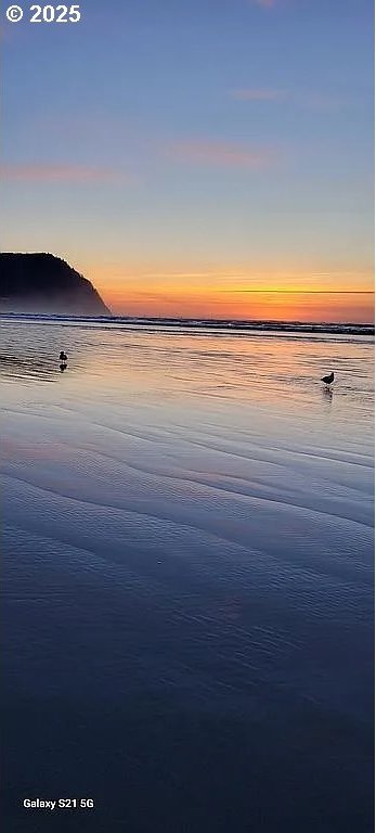 2525 Pine St, Seaside, OR 97138 - water view featuring a mountainous background