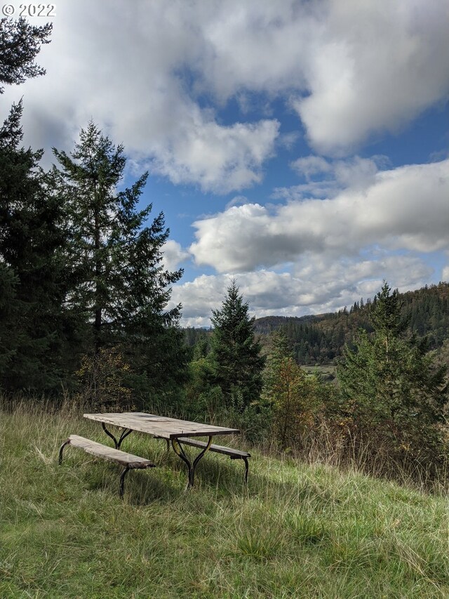 1105 Sunshine Rd, Roseburg, OR 97470