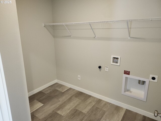 2911 Olympic St Unit 25, Woodburn, OR 97071 - hall featuring an upstairs landing, carpet flooring, recessed lighting, and baseboards