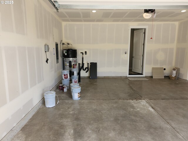 2911 Olympic St Unit 25, Woodburn, OR 97071 - carpeted empty room with lofted ceiling, recessed lighting, and baseboards