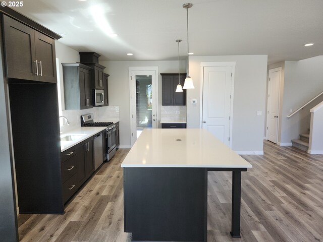 2911 Olympic St Unit 25, Woodburn, OR 97071 - full bath with toilet and bathtub / shower combination