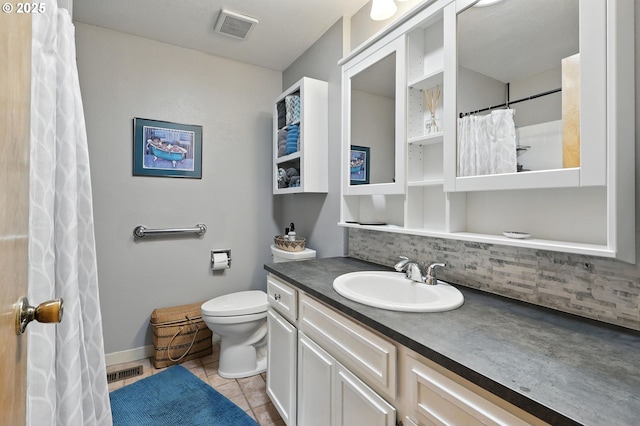 2112 SE 148th Pl, Portland, OR 97233 - full bath with backsplash, tile patterned flooring, vanity, and a shower with curtain