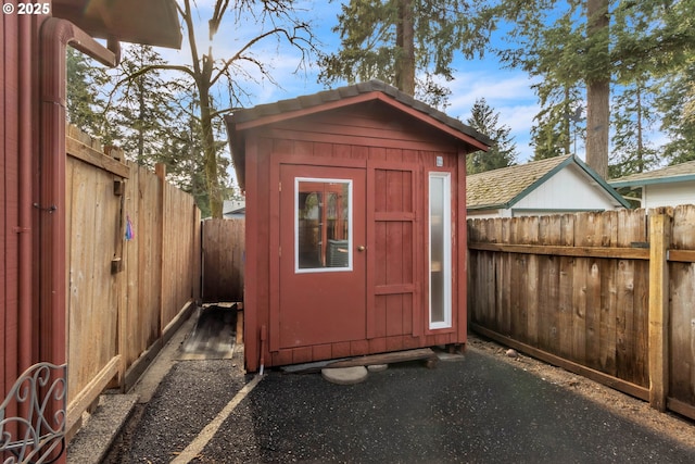 view of outbuilding