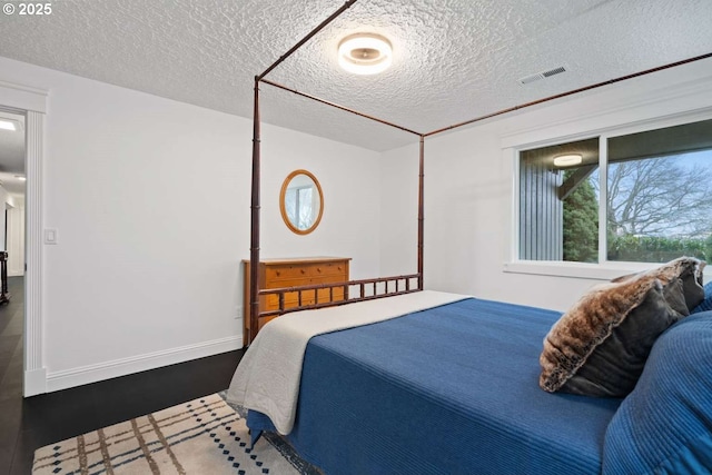 8014 SE Middle Way, Vancouver, WA 98664 - bedroom featuring a textured ceiling
