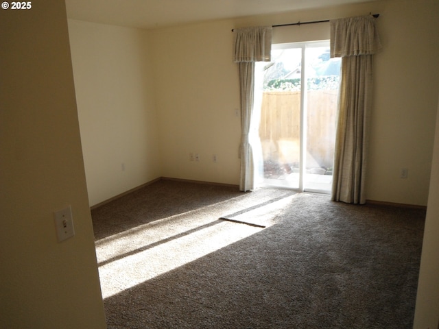 2559 SE 87th Ave, Portland, OR 97266 - empty room featuring carpet floors