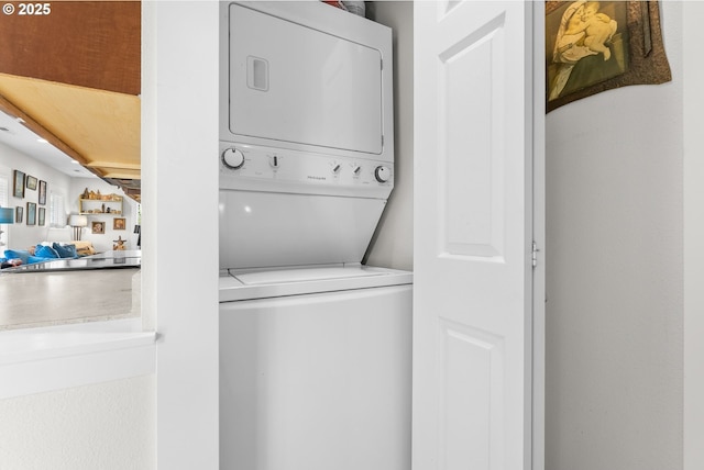 4604 SE 30th Ave, Portland, OR 97202 - laundry room with stacked washing machine and dryer