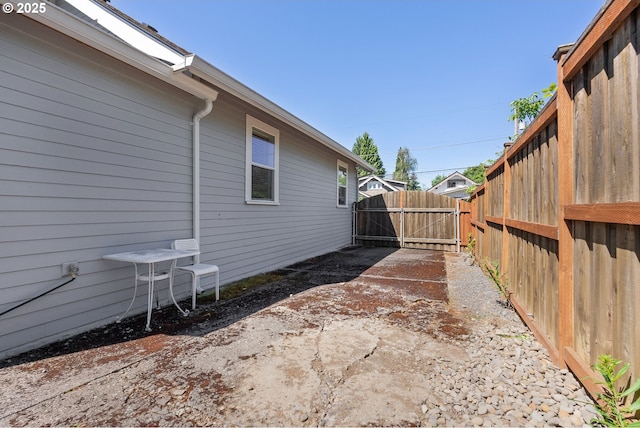 4604 SE 30th Ave, Portland, OR 97202 - view of yard with a gate