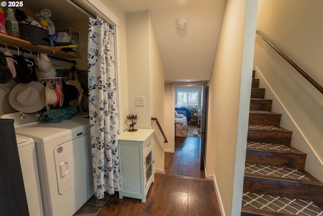 1727 E Washington Ave, Cottage Grove, OR 97424 - laundry area featuring dark wood-style floors and separate washer and dryer
