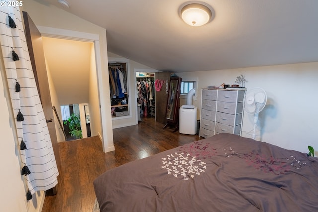 1727 E Washington Ave, Cottage Grove, OR 97424 - bedroom featuring lofted ceiling, wood finished floors, and a closet