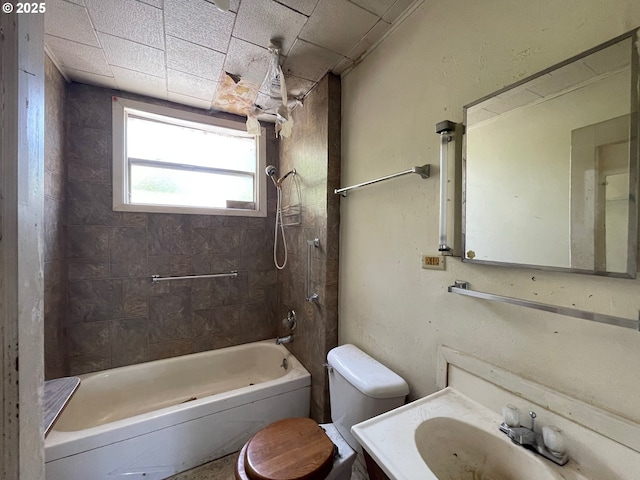 91456 State Rd, Coquille, OR 97423 - bathroom featuring bathtub / shower combination and vanity