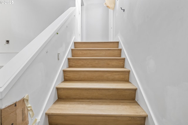 12643 S Iron Mountain Blvd, Portland, OR 97219 - view of stairway
