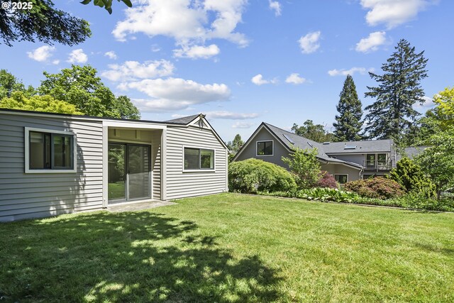 12643 S Iron Mountain Blvd, Portland, OR 97219 - view of grassy yard