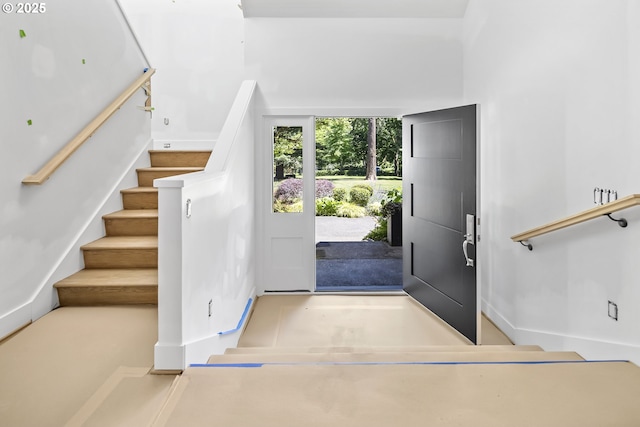 12643 S Iron Mountain Blvd, Portland, OR 97219 - entryway featuring stairway