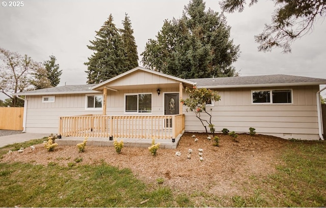2797 Tulip St, Eugene, OR 97408 - single story home featuring roof with shingles and fence