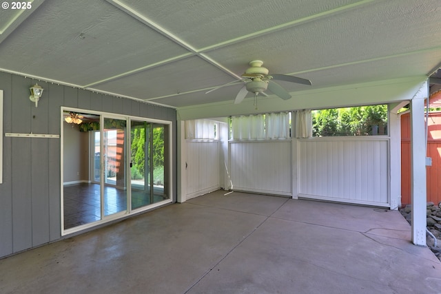 640 Sherman Dr, The Dalles, OR 97058 - unfurnished sunroom with a ceiling fan