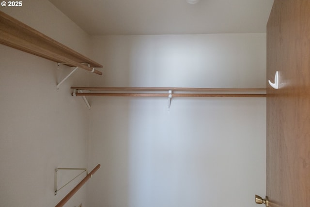 30563 Fairview Rd, Lebanon, OR 97355 - view of walk in closet