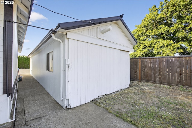 1570 Blaine St, Woodburn, OR 97071 - view of side of home