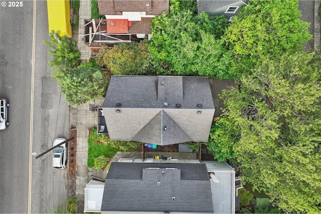 aerial view of property and surrounding area
