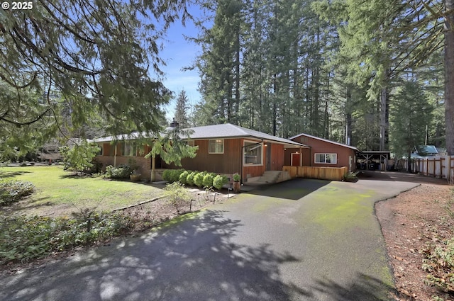 91760 Horse Creek Rd, Mckenzie Bridge, OR 97413 - view of front of house with asphalt driveway