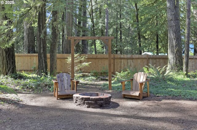 91760 Horse Creek Rd, Mckenzie Bridge, OR 97413 - view of yard featuring an outdoor fire pit