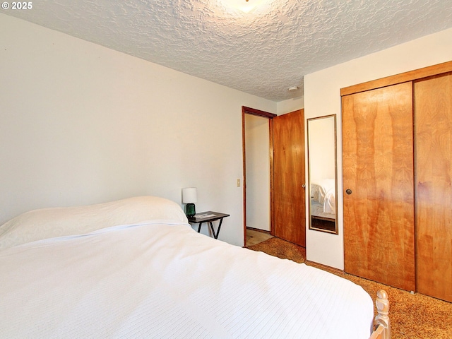 15204 NE 42nd St, Vancouver, WA 98682 - bedroom with carpet, a closet, and a textured ceiling