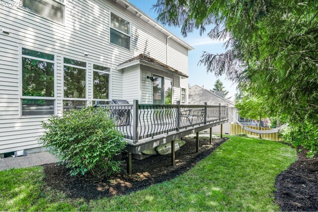 3852 Fairhaven Dr, West Linn, OR 97068 - back of property with a wooden deck