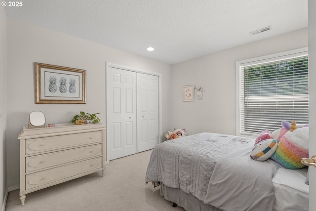 3852 Fairhaven Dr, West Linn, OR 97068 - bedroom featuring light colored carpet, recessed lighting, a closet, and a textured ceiling