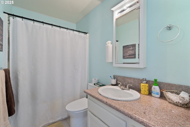 17881 SW Pars Pl, Beaverton, OR 97078 - full bath featuring vanity, toilet, tile patterned floors, and curtained shower