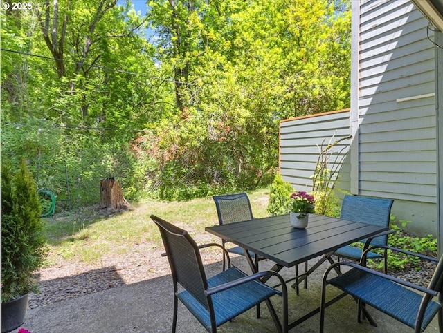 8512 SW Brightfield Cir, Tigard, OR 97223 - view of patio with outdoor dining space