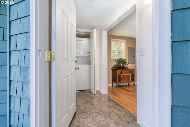 4976 NE K Ave, Neotsu, OR 97364 - living area featuring a tile fireplace, wood finished floors, recessed lighting, baseboards, and ceiling fan