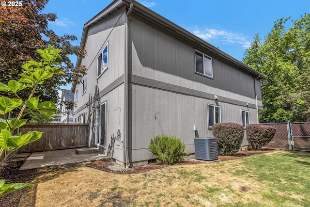 3617 Westleigh St, Eugene, OR 97405 - view of side of property featuring a central air condition unit