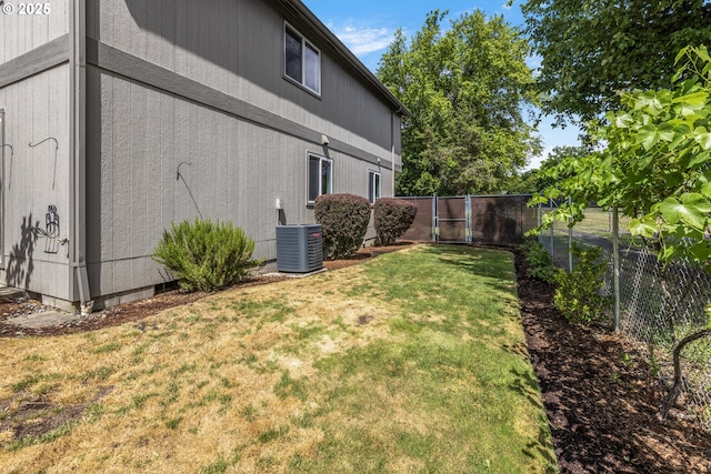 3617 Westleigh St, Eugene, OR 97405 - view of yard with a gate