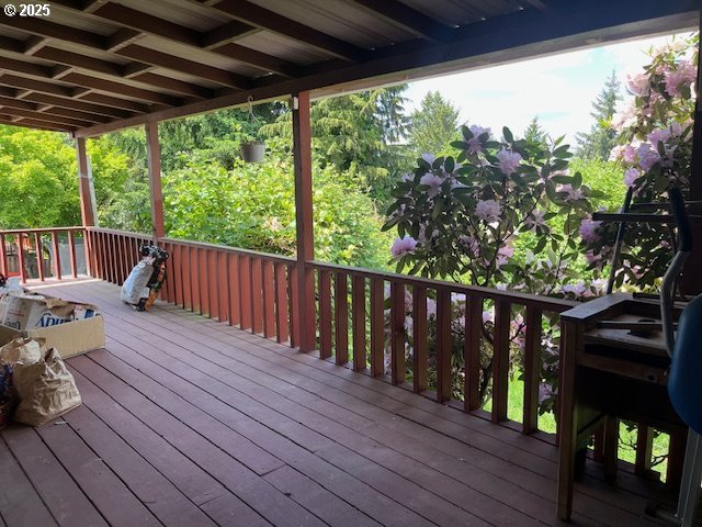 13727 SE Raymond St, Portland, OR 97236 - view of deck