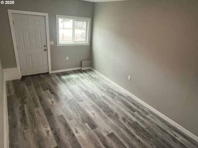 441 NE Johnson St, Myrtle Creek, OR 97457 - foyer with wood finished floors and baseboards