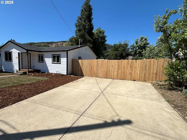 441 NE Johnson St, Myrtle Creek, OR 97457 - view of side of property