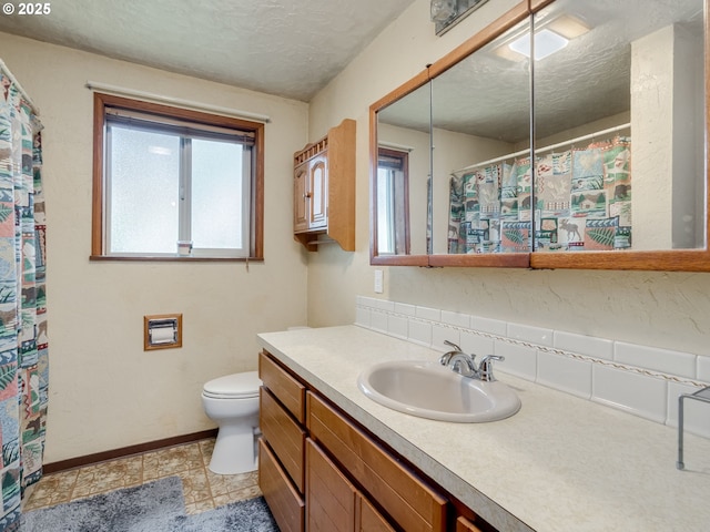 24873 S Beeson Rd, Beavercreek, OR 97004 - bathroom featuring vanity, a textured ceiling, and curtained shower