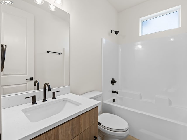 7582 N Alma Ave Unit 4, Portland, OR 97203 - bathroom with toilet, vanity, and bathtub / shower combination