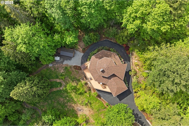 aerial view of property and surrounding area