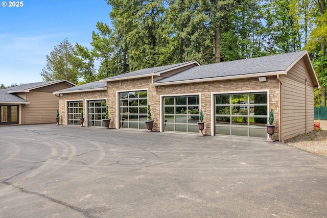 6421 Brooklake Rd, Salem, OR 97305 - view of garage