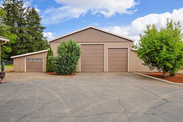 6421 Brooklake Rd, Salem, OR 97305 - view of detached garage