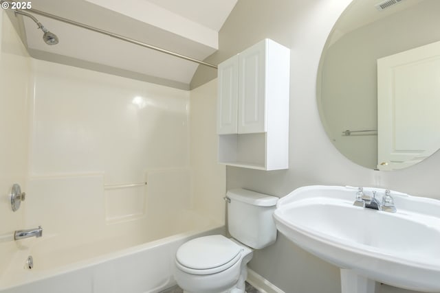 1507 Bogart Ln, Eugene, OR 97401 - full bathroom with  shower combination and vaulted ceiling