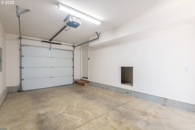 1507 Bogart Ln, Eugene, OR 97401 - garage featuring a garage door opener