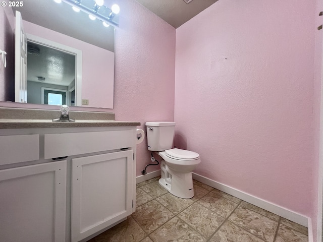 940 W Madrona Ave, Hermiston, OR 97838 - bathroom with vanity and a textured wall