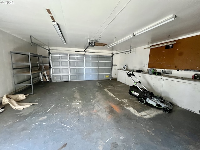 940 W Madrona Ave, Hermiston, OR 97838 - garage featuring a garage door opener